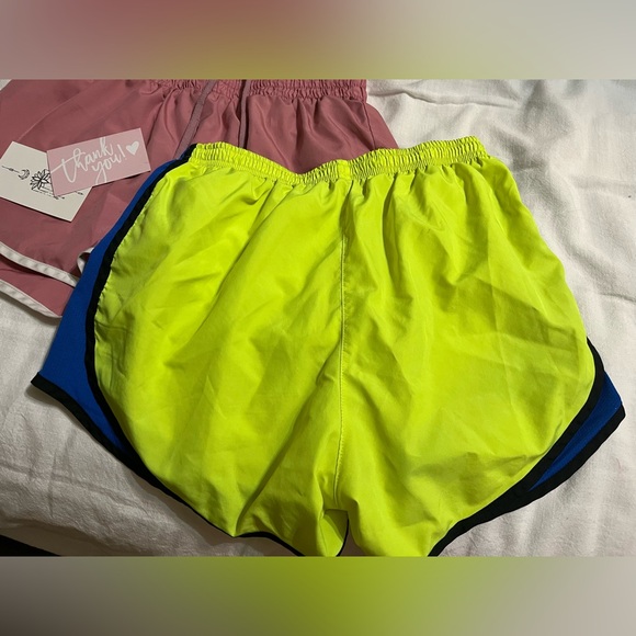 Women’s small athletic shorts 2-pack - Picture 2 of 3